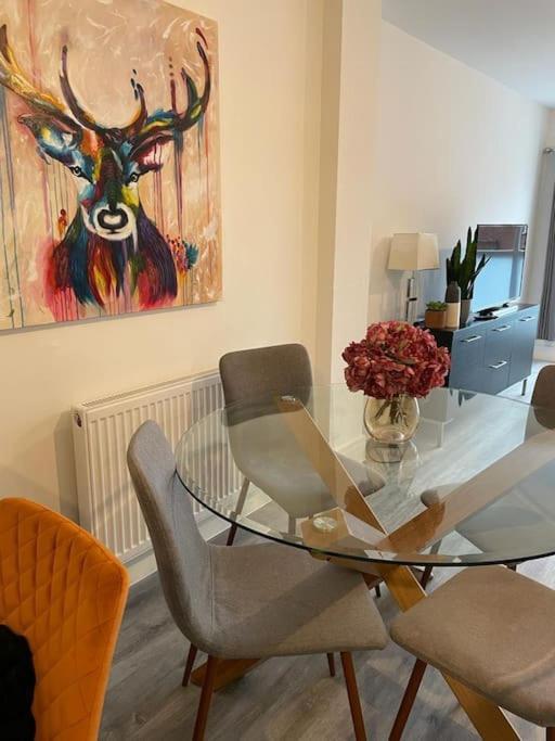 Stunning And Spacious 2Bed Flat In Central ווקינג מראה חיצוני תמונה