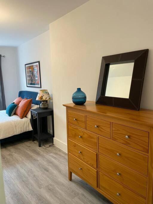 Stunning And Spacious 2Bed Flat In Central ווקינג מראה חיצוני תמונה